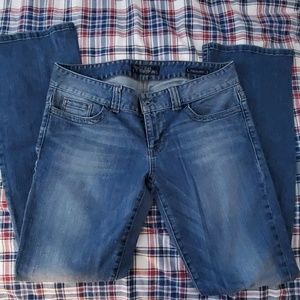 GUESS BOOTCUT JEANS